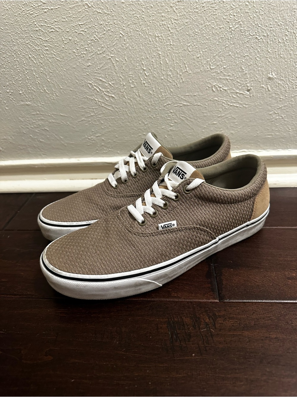 Vans Men’s Low-Top Sneakers in Taupe and White